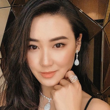 Rayakan Valentine Bareng Pria, Siapa Pacar Baru Eks Tunangan Boy William?