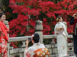 Turis Pelan-pelan Tinggalkan Tokyo dan Kyoto