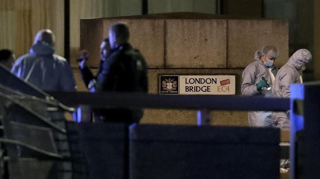 Kepolisian mengidentifikasi dua orang korban tewas saat teror penikaman di di London Bridge pada Jumat (29/11).