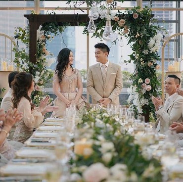 7 Potret Momen Tunangan Boy William dengan Karen Vendela