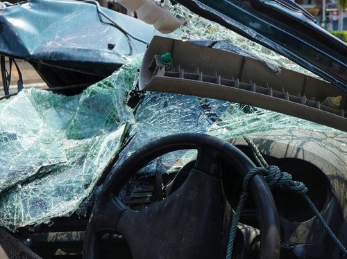 Kecelakaan Maut Mobil Tabrak Tronton di Tol Cipali, 3 Orang Tewas