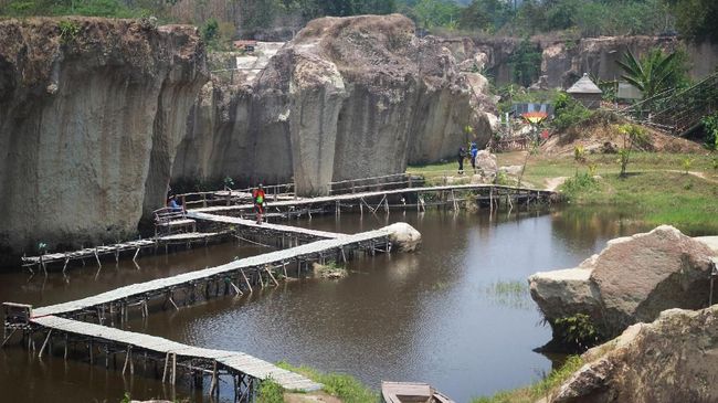 Berlibur ke Tebing Koja bisa menjadi pilihan bagi yang ingin mengeksplor kawasan Tangerang selain ke mall atau kafe.