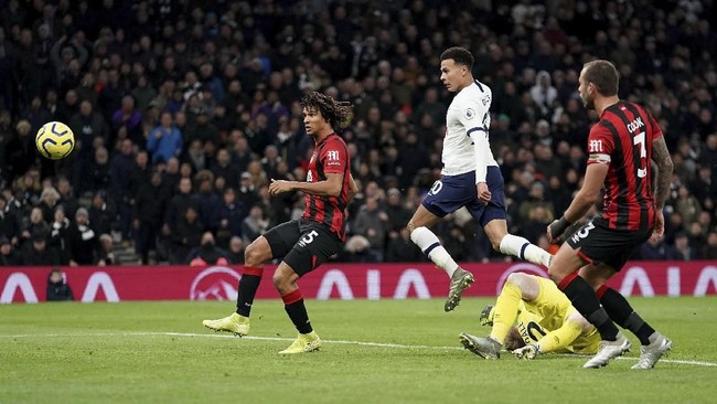 Tottenham Hotspur berhasil menaklukkan Bournemouth dalam laga Liga Inggris di Stadion Tottenham, Sabtu (30/11).