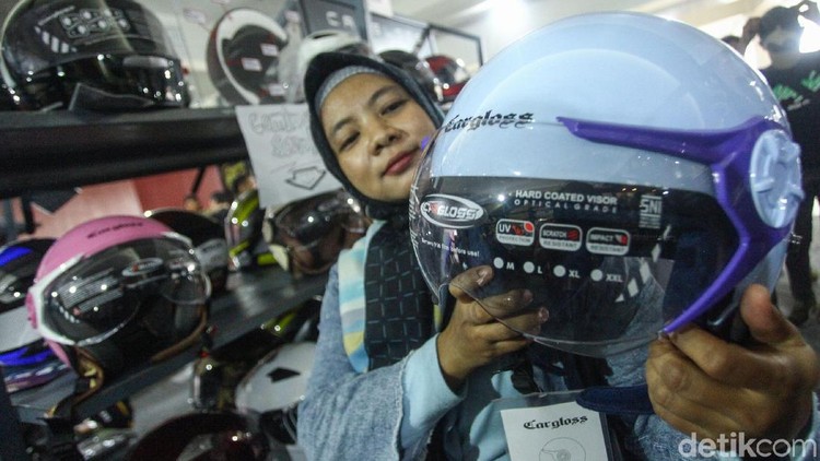 Ada helm khusus untuk wanita pemakai hijab nih. Apa saja fiturnya?
