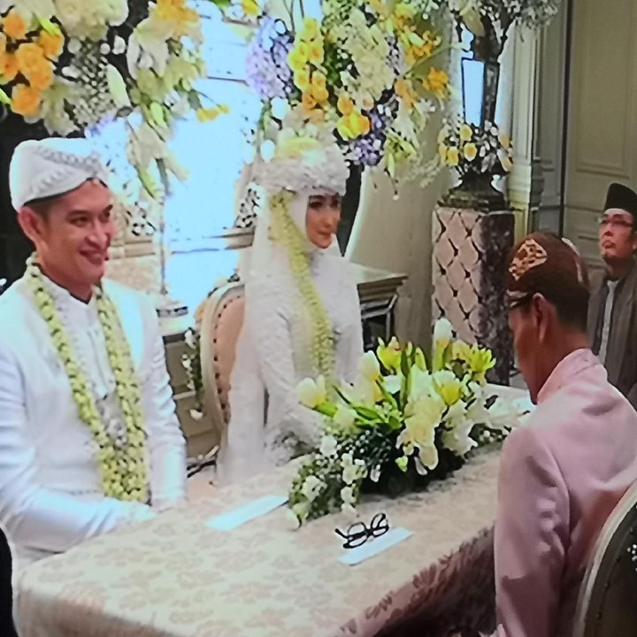 <p>Perjalanan cinta Citra Kirana dan Rezky Aditya sebenarnya cukup singkat lho, Bunda.</p>