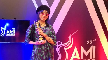 Lirik Lagu Onto the Next - Ramengvrl