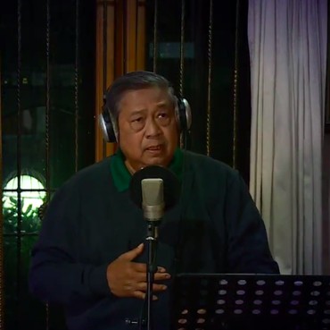 Lirik Lagu Cahaya Dalam Kegelapan - SBY