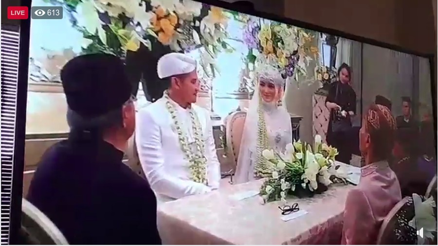 Rezky Aditya Pinang Citra Kirana dengan Logam Mulia Seharga Rp112 Juta Total jumlah harga logam mulia 150 gram yang menjadi mahar pernikahan Citra Kirana dan Rezky Aditya