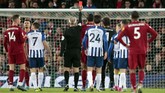 FOTO: Blunder Fatal Dua Kiper Liverpool di Liga Inggris Dua blunder kiper Liverpool Alisson Becker dan Adrian mewarnai kemenangan 2-1 The Reds atas Brighton and Hove Albion di Liga Inggris di Anfield, Sabtu (30/11).