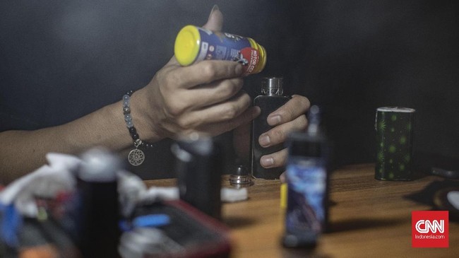 Menteri Keuangan Sri Mulyani melalui Peraturan Menteri Keuangan No.176/PMK.04/2020 menetapkan catridge rokok elektrik sebagai barang kena cukai.