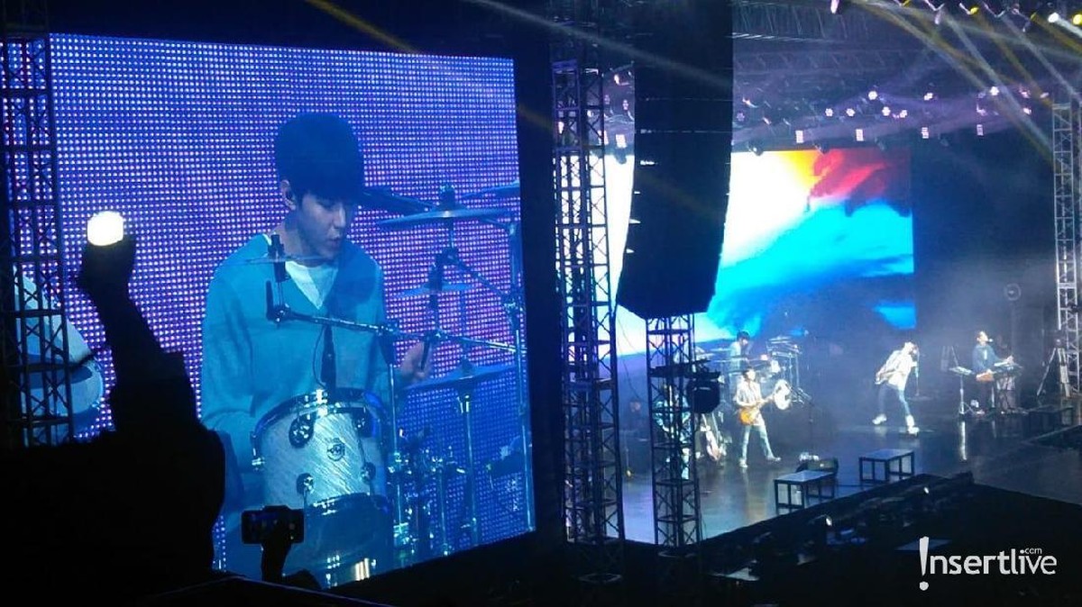 Melihat lebih dekat para personel Day6 di konser Day6 World Tour Gravity yang digelar di Tennis Indoor Senayan&comma; Jakarta&comma; Minggu &lpar;1&sol;12&rpar;&period;