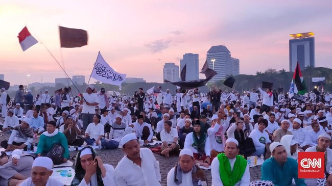 Reuni Aksi 212 tahun ini tak digelar di Monas, tak seperti tahun-tahun sebelumnya. Pilihan lokasi ini dicurigai sebagai kemunduran pamor politik 212.