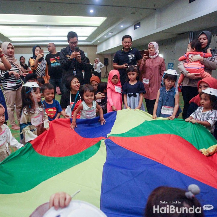 <p>Salah satu momen kemeriahan acara <em>HaiBunda Squad Amazing Day at The Beach. </em>(Foto: HaiBunda)</p>