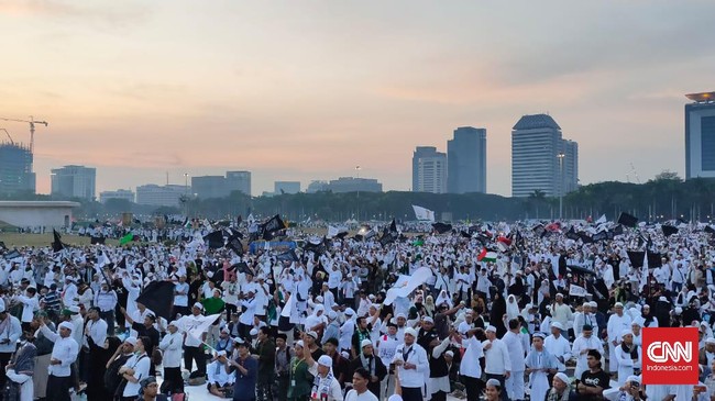 Polda Metro Jaya meniadakan rekayasa lalu lintas ganjil genap pada Senin (2/12) pagi karena aktivitas Reuni 212 di Silang Monas, Jakarta Pusat.