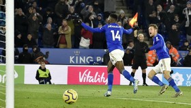 VAR Bantu Leicester Kejar Liverpool di Liga Inggris