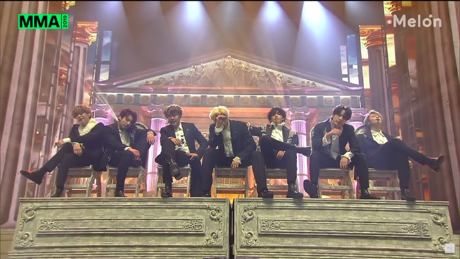 Hanya BTS yang Bisa Ubah Melon Music Awards 2019 Jadi Mini Konser BTS buat penampilan mereka di MMA 2019 menjadi sebuah mini konser selama 37 menit.