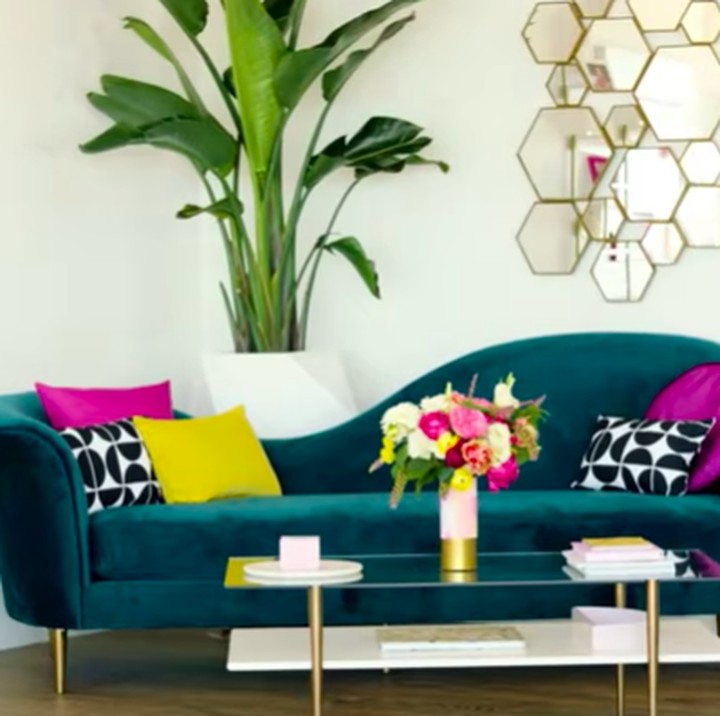 <p>Rumah ini sebetulnya adalah hotel yang disulap menjadi rumah Barbie yakni Hilton Mexico City Santa Fe. Untuk menginap di sini, pengunjung dikenaik biaya sekitar Rp848 ribu. (Foto: YouTube AirBnB)  </p>