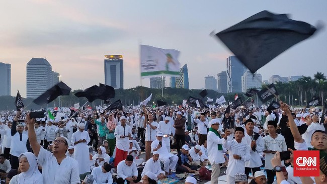 Ketua DPP Partai Golkar Ace Hasan Syadzily meminta pembicara dan massa di reuni 212 tak hanya menghujat pemerintahan Joko Widodo-Ma'ruf Amin.