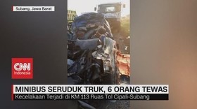 VIDEO: Minibus Seruduk Truk di Tol Cipali, 6 Orang Tewas