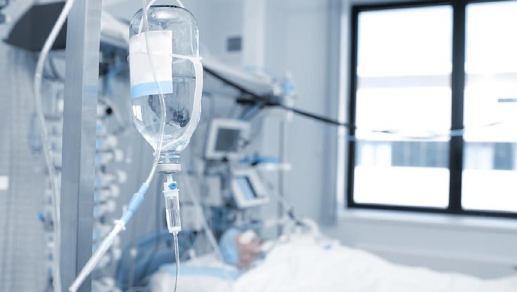Malang benar nasib sang suami, sehari setelah memberi kejutan ulang tahun istri, kini terbaring di ICU.