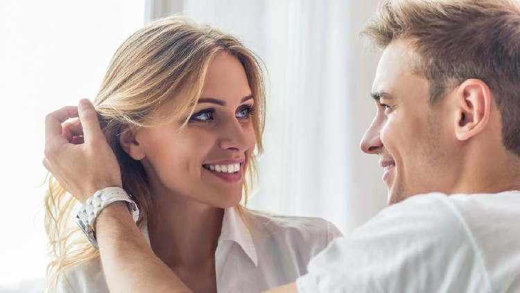 Simak ramalan zodiak hari ini mengenai peruntungan terkait urusan kecantikan dan asmara. Perasaan cinta Bunda berzodiak Scorpio kepada suami menguat hari ini.