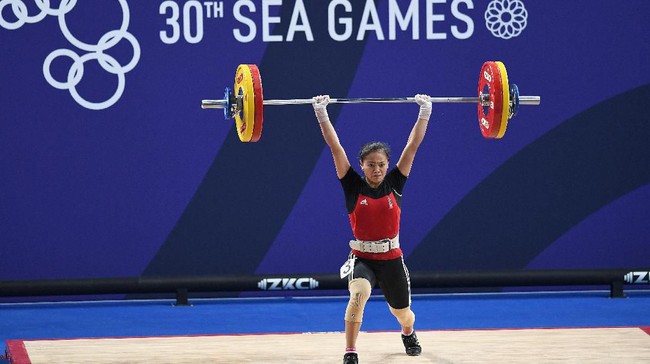 Harapan meraih medali Olimpiade Tokyo hadir dari Windy Cantika Aisah yang akan tampil di cabang olahraga angkat besi kelas 49 kilogram putri.