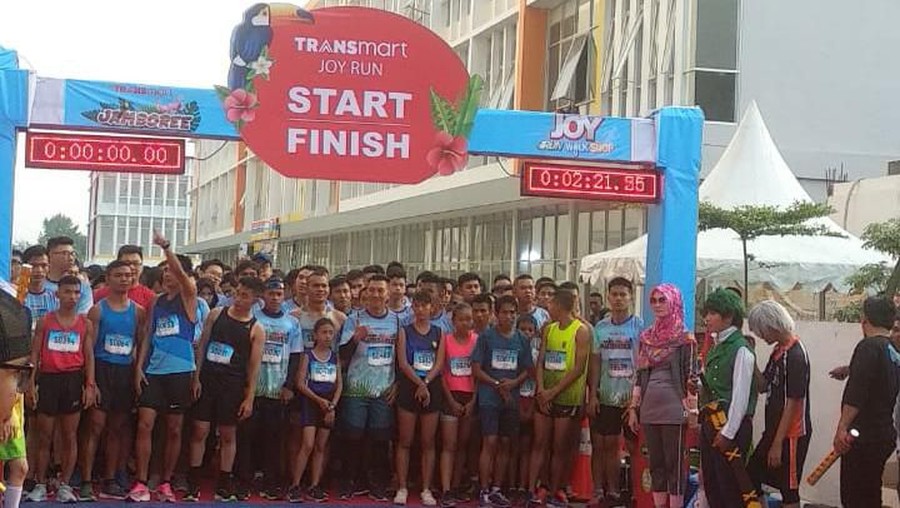 Transmart adakan event Joy Run untuk mendukung Jambi sebagai kota sehat.