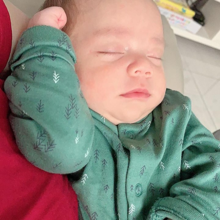 <p>Anak kedua Celine bersama Stefan ini wajahnya sangat bule ya, Bunda. (Foto: Instagram @celine_evangelista)</p>