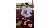 FOTO: Kilau Mutiara Uni Emirat Arab Jauh sebelum minyak, mutiara lah yang berperan mendorong perekonomian Uni Emirat Arab (UEA). Pesona mutiara UEA tak terelakkan dalam sejarah.