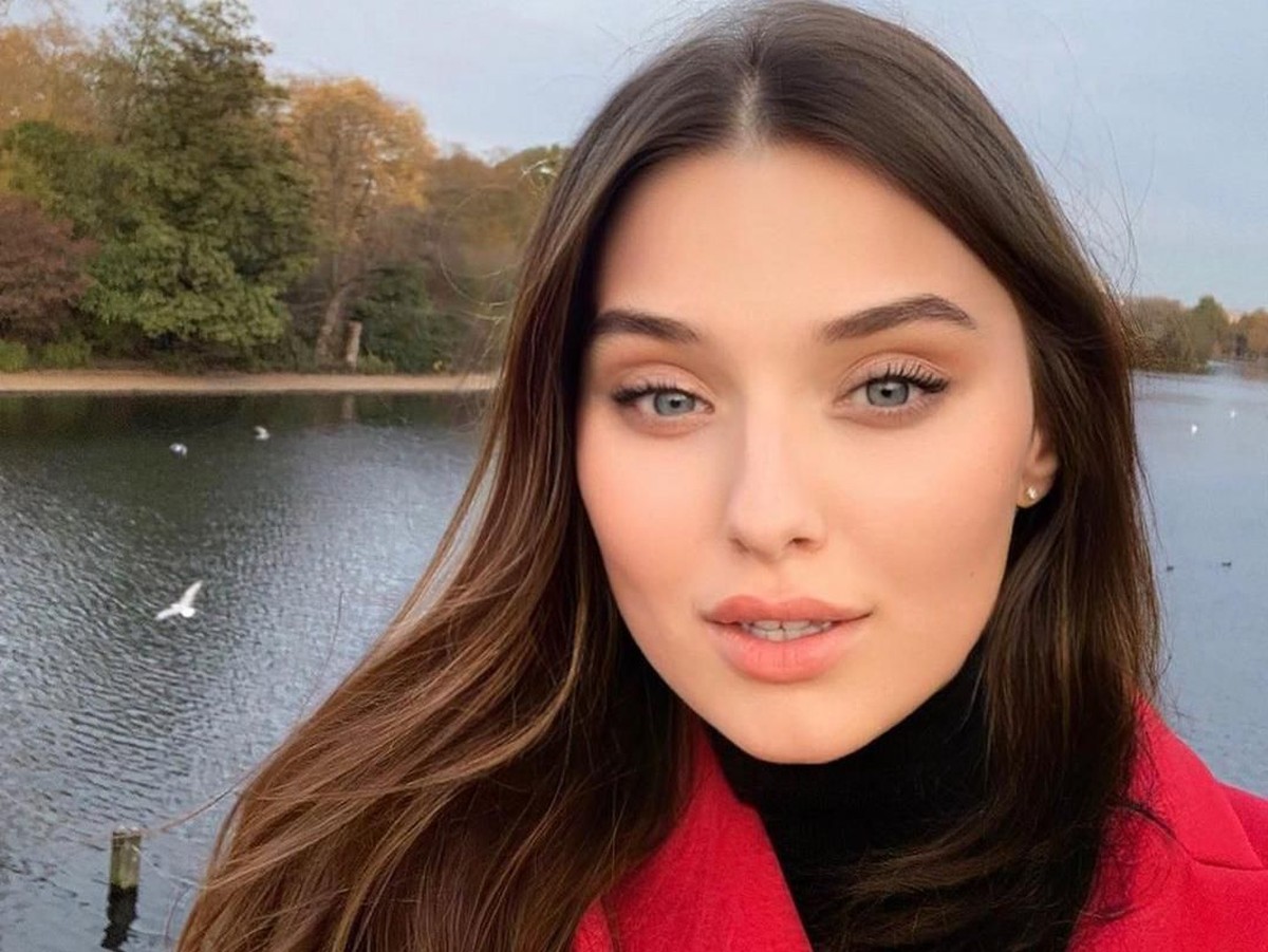 Veronika Didusenko didiskualifikasi dari kontes kecantikan Miss World lantaran diketahui dirinya merupakan janda anak satu&period; Berikut 7 pesona cantiknya&excl;