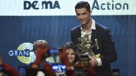 Ke Dubai, Ronaldo Pakai Jam Tangan Termahal di Dunia Rp6,9 M