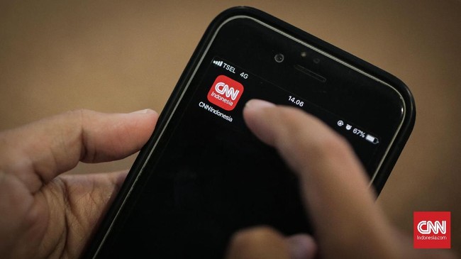 CNNIndonesia.com menduduki peringkat pertama media rujukan tertinggi netizen terkait isu Covid-19 di linimasa berdasarkan riset Indonesia Indocator.