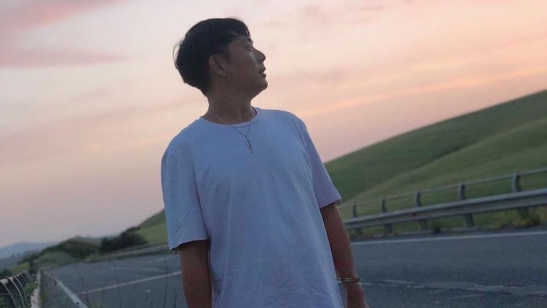 Kim Hyung Joon tengah menjadi perbincangan hangat usai penampilan dirinya menjadi orang kurir. Lalu seperti apa potret keseharian Kim Hyung Joon?