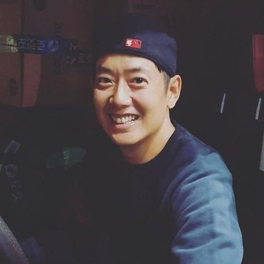 Dulu Tenar, Sekarang Idol Ini Jadi Tukang Antar Barang