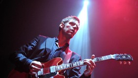 Gitaris Radiohead Umumkan Lagu Solo Baru Lewat Kartu Natal