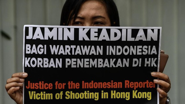 Jurnalis asal Indonesia yang tertembak peluru karet di Hong Kong, Veby Mega Indah (39), menyatakan masih menyimpan keinginan untuk melanjutkan pekerjaannya.