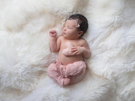 20 Inspirasi Nama Bayi Perempuan Berawalan A Terdiri dari 4 Huruf