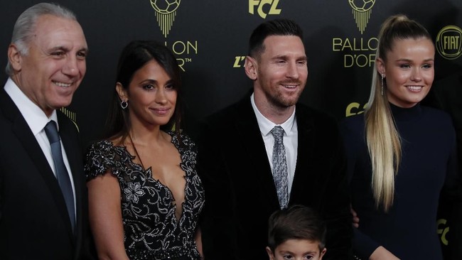 Striker Barcelona, Lionel Messi berhasil memenangkan Ballon d'Or 2019.