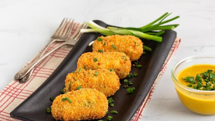 Pom Pom Potato bikin anak kenyang meski enggak makan nasi. Dijamin gizi anak terpenuhi lho, Bun.