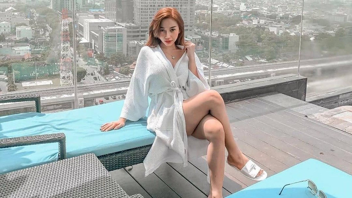 Tengah ramai diperbincangkan netizen usai kejadian ribut dengan polisis di Bali&comma; berikut enam fakta menarik dari model majalah dewasa&comma; Messya Iskandar&period;