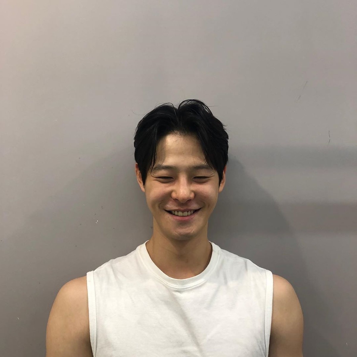 Aktor junior Cha In Ha dikabarkan telah meninggal dunia&period; Hal ini dikabarkan oleh pihak agensi Fantagio&period; Berikut ini potret bahagia semasa hidupnya&period;