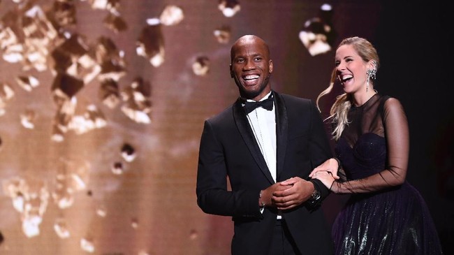 Legenda Chelsea Didier Drogba berang dengan wacana uji coba vaksin virus corona atau Covid-19 di Afrika.
