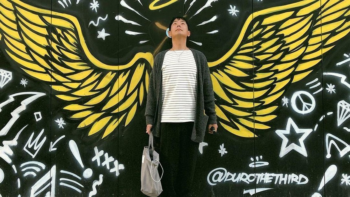 Kim Hyung Joon tengah menjadi perbincangan hangat usai penampilan dirinya menjadi orang kurir&period; Lalu seperti apa potret keseharian Kim Hyung Joon&quest;