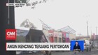 VIDEO: Angin Kencang di Ciamis Rusak Pertokoan
