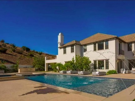 Melihat Isi Rumah Katie Holmes yang Dijual Rp64,9 Miliar