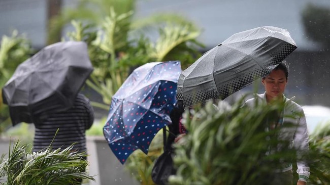 BMKG menjelaskan soal dampak topan Phanfone yang terjadi di Filipina dan curah musim hujan jelang libur tahun 2020 di Indonesia.