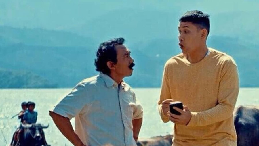 Ulasan mengenai sejumlah film Indonesia yang mengakat kearifan adat dan budaya lokal.