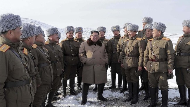 Proyek kapal selam milik Korea Utara yang mampu mengangkut rudal balistik diperkirakan akan diluncurkan sebentar lagi.
