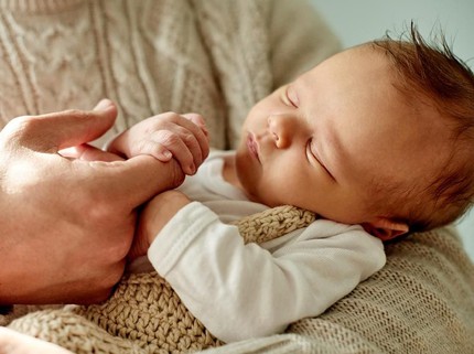 Gagah dan Keren! 20 Nama Bayi Laki-laki Bermakna Api