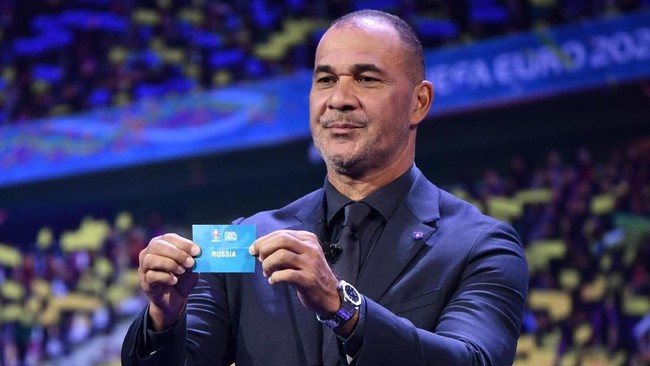 PSSI menginginkan Ruud Gullit menjadi pelatih Timnas Indonesia, Kemenpora RI meminta agar induk sepak nasional itu untuk lebih teliti dalam memilih pelatih.